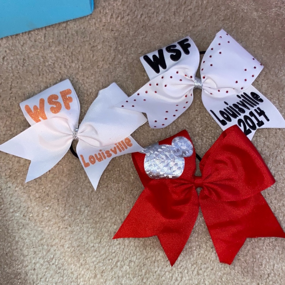 3 cheer bows